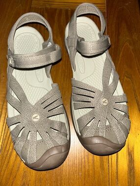 KEEN Rose Sandals Women's Size 11 Brindle Shiitake Tan EUC